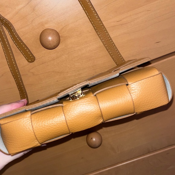 Brown woven leather crossbody bag - Picture 4 of 6